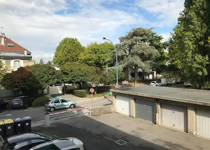 Les Iles - Parking, Balcon & Ps4!